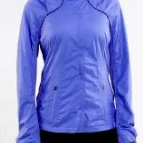 Lululemon Run: Essential Jacket - Picture 2 of 10